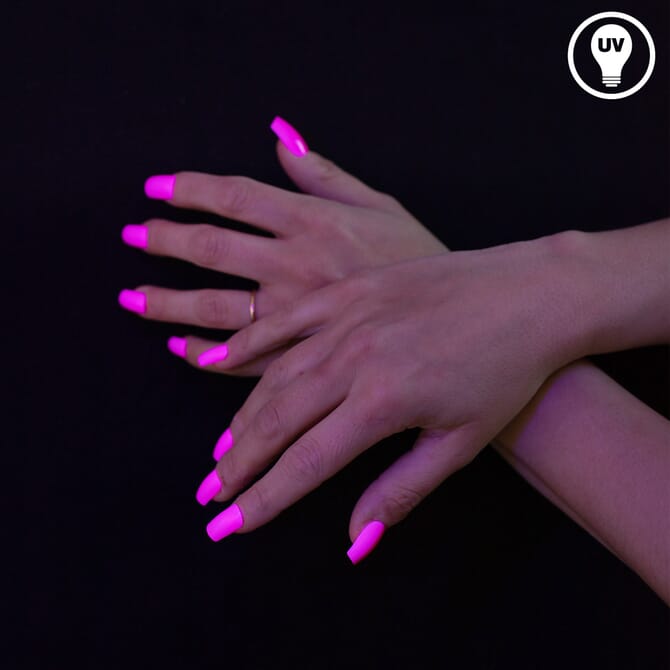 Neon UV Party Nägel Pink im 80er Stil